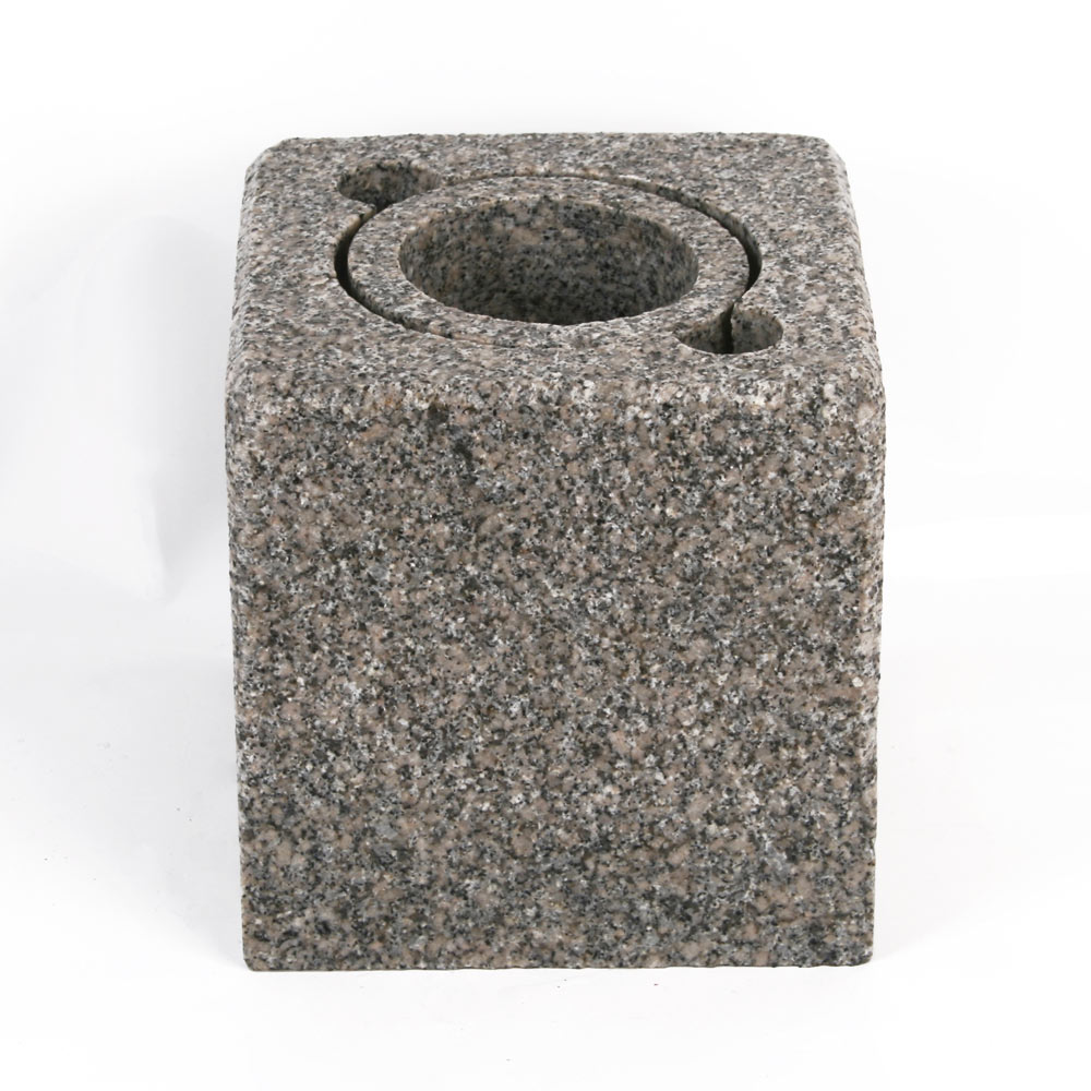 Firkantet granitvase - stor (15 x 15 cm) Port. grå